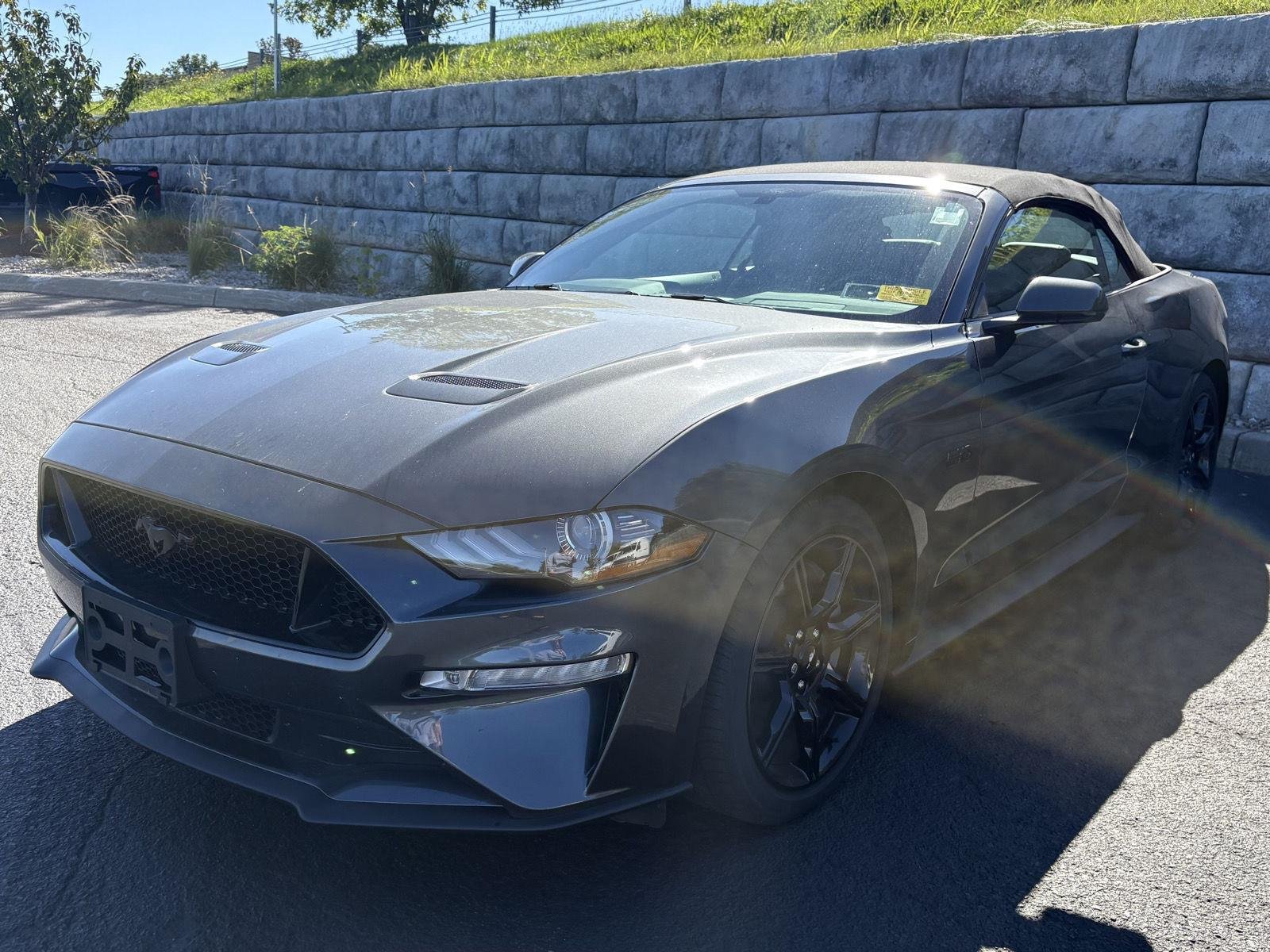 Used 2020 Magnetic Ford GT Premium image 3