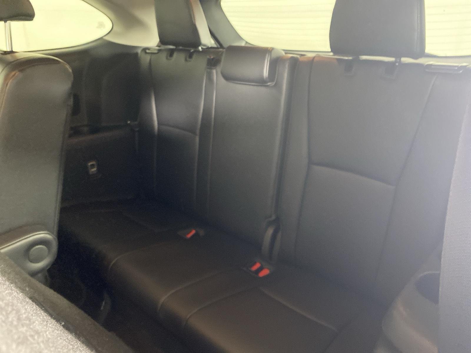 Used 2023 Wind Chill Pearl Toyota XLE image 10