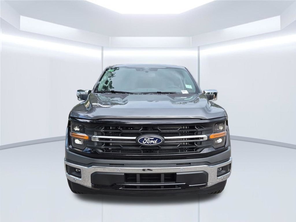 New 2026 Carbonized Gray Metallic Ford XLT image 11