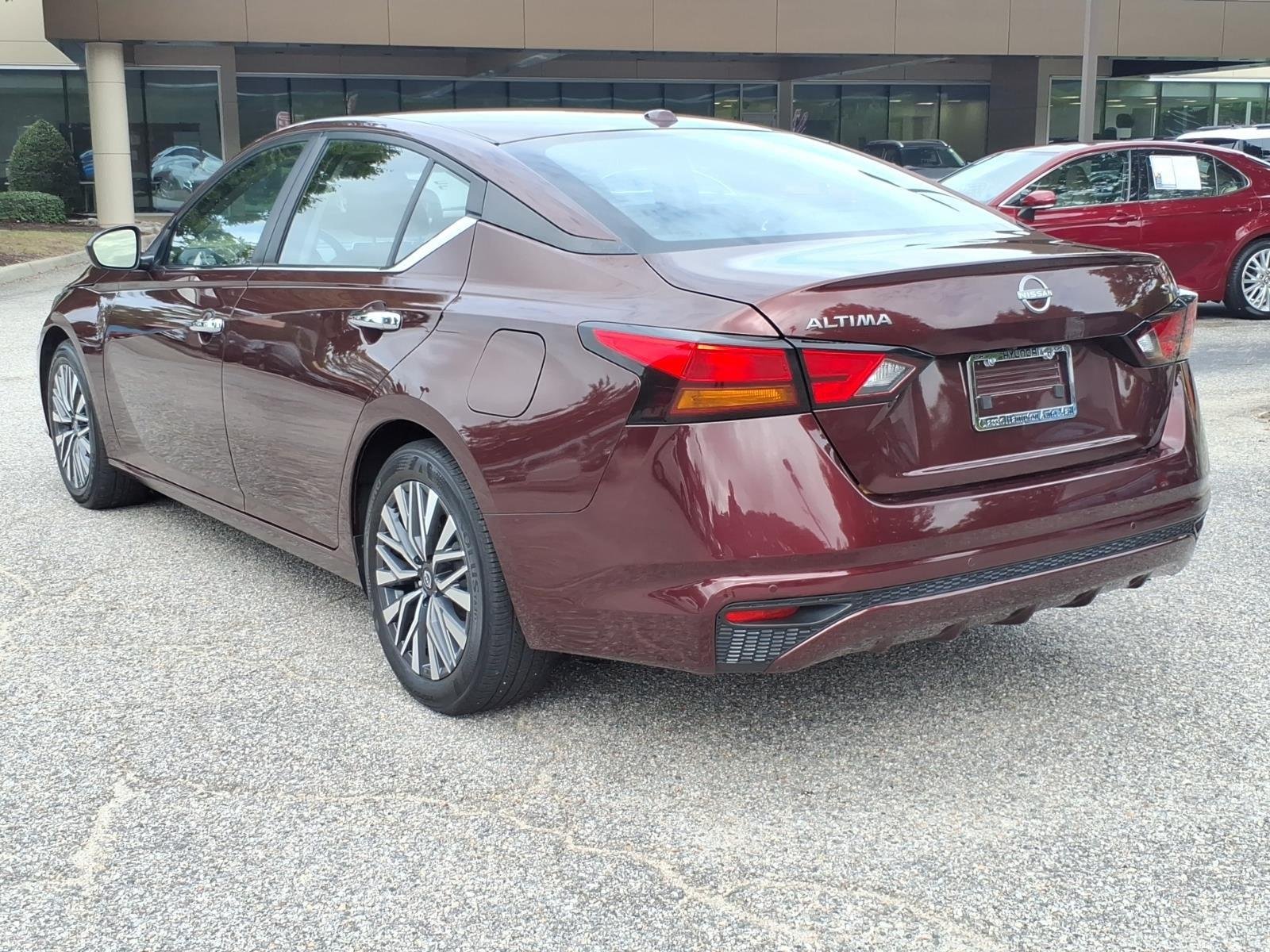 Used 2024 Garnet Pearl Metallic Nissan 2.5 SV image 10