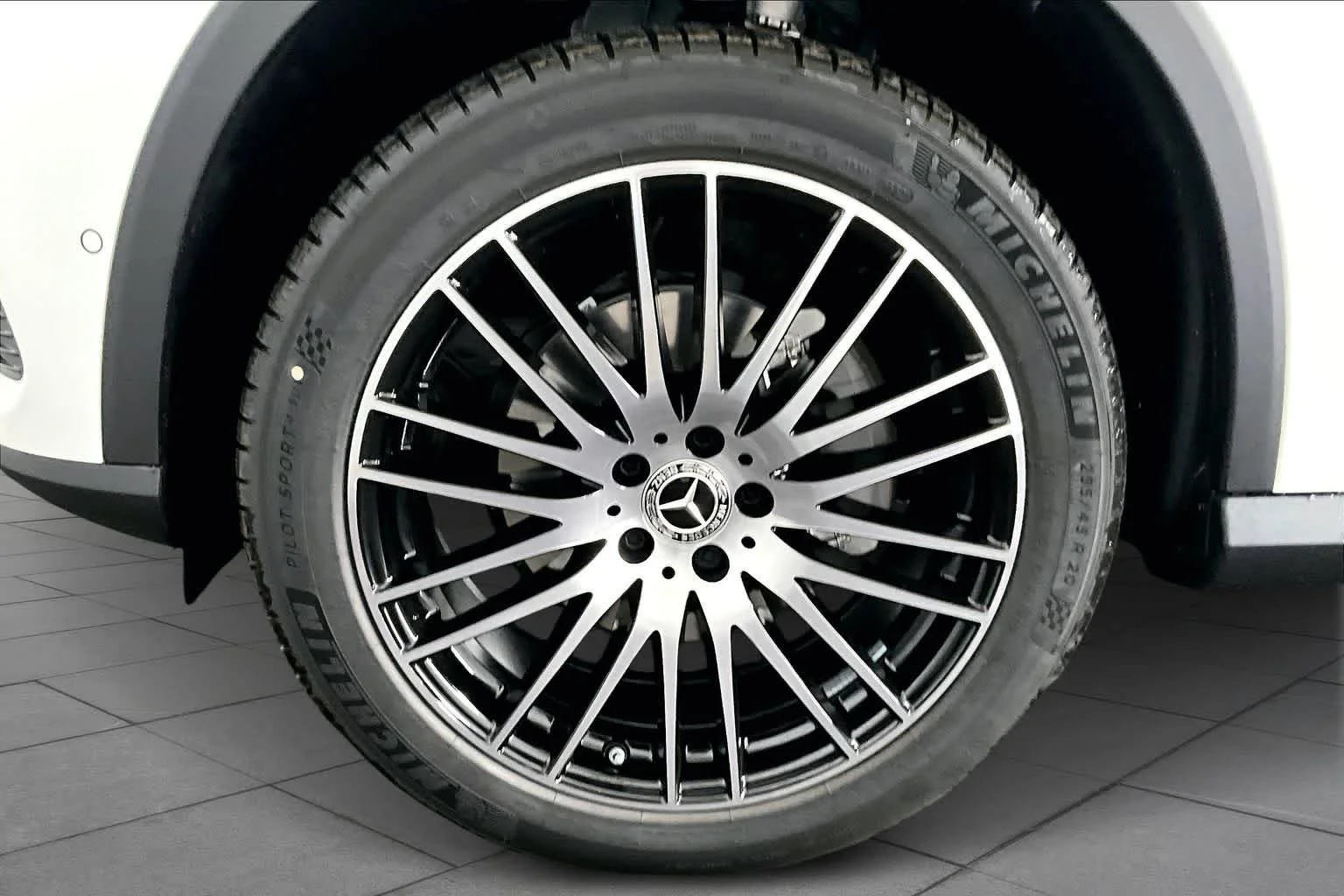 New 2026 Polar White Mercedes-Benz GLC 300 image 15