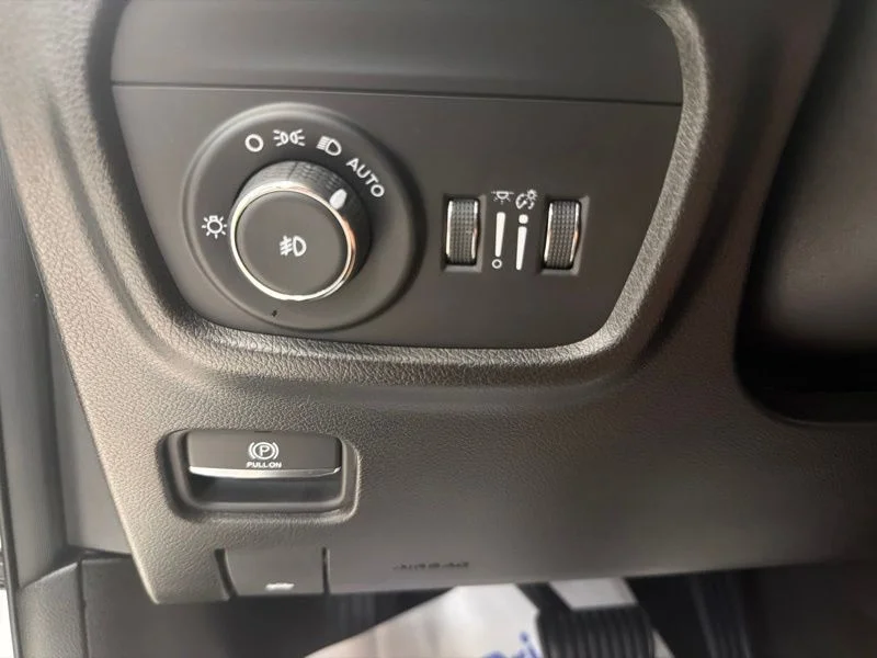 Used 2023 White Jeep Overland image 24