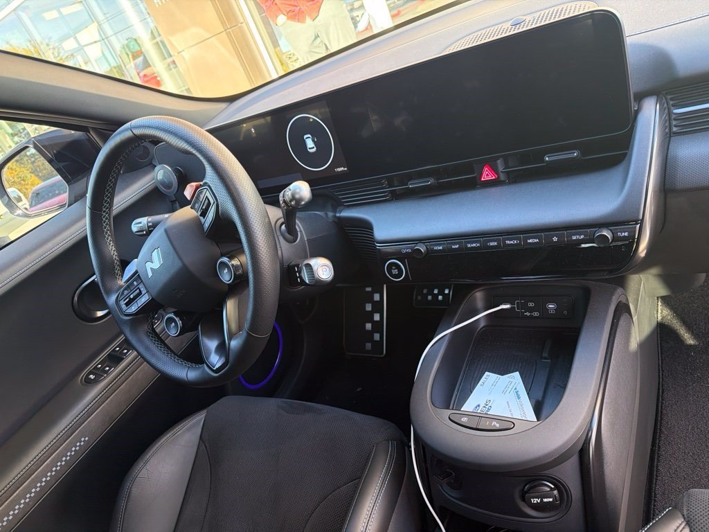 Used 2025 Performance Blue Matte Hyundai Base image 7
