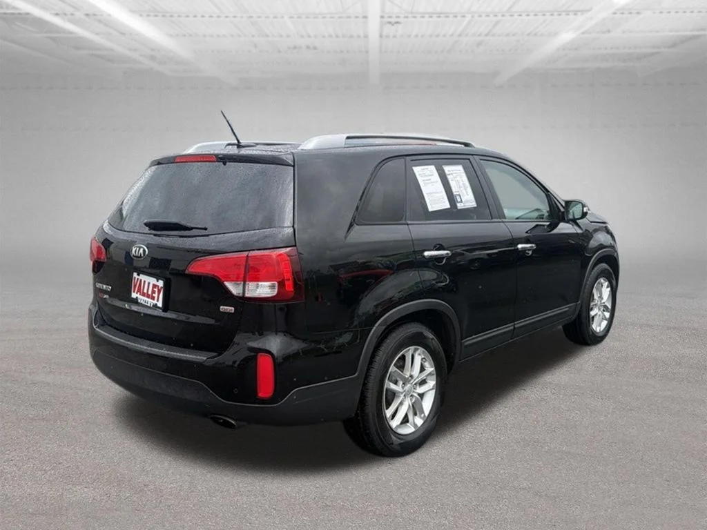 Used 2015 Black Kia LX image 11
