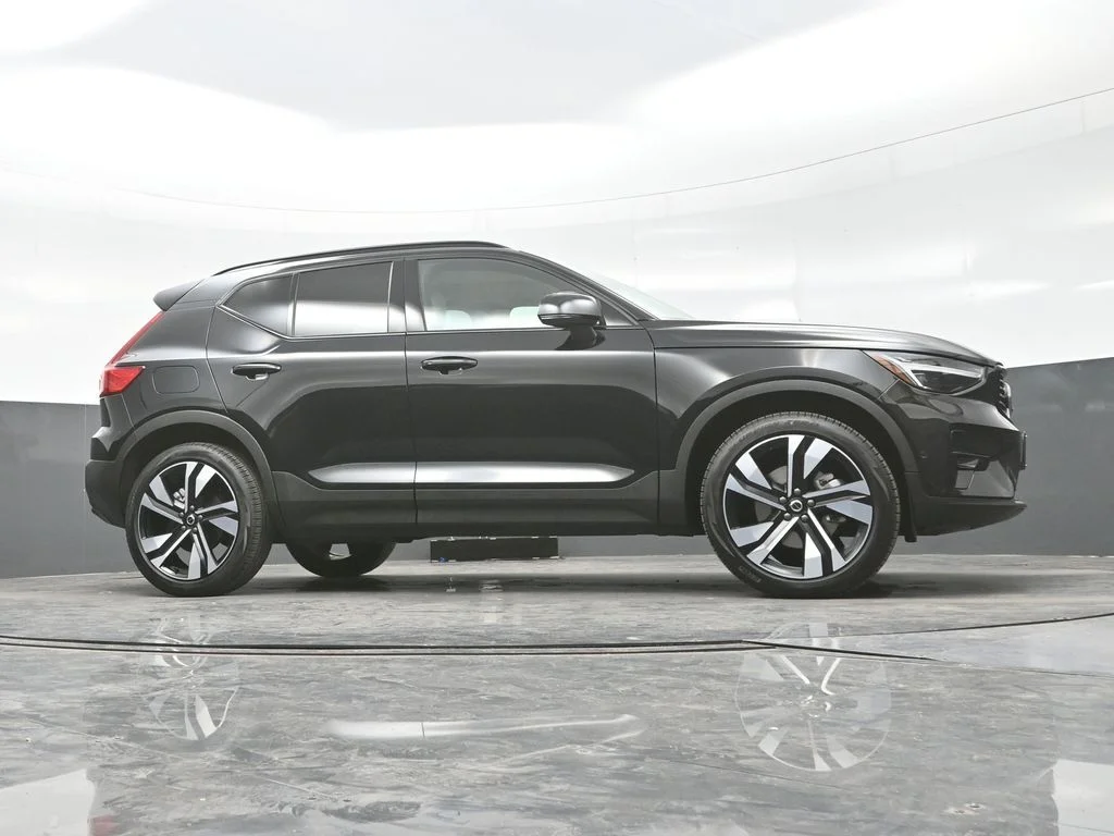 Certified Used 2025 Onyx Black Volvo Ultra image 28