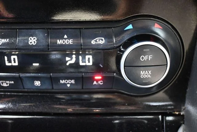 Used 2018 Black INFINITI ESSENTIAL image 30