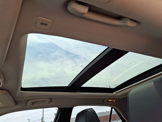 Used 2017 Blue Chrysler C image 21