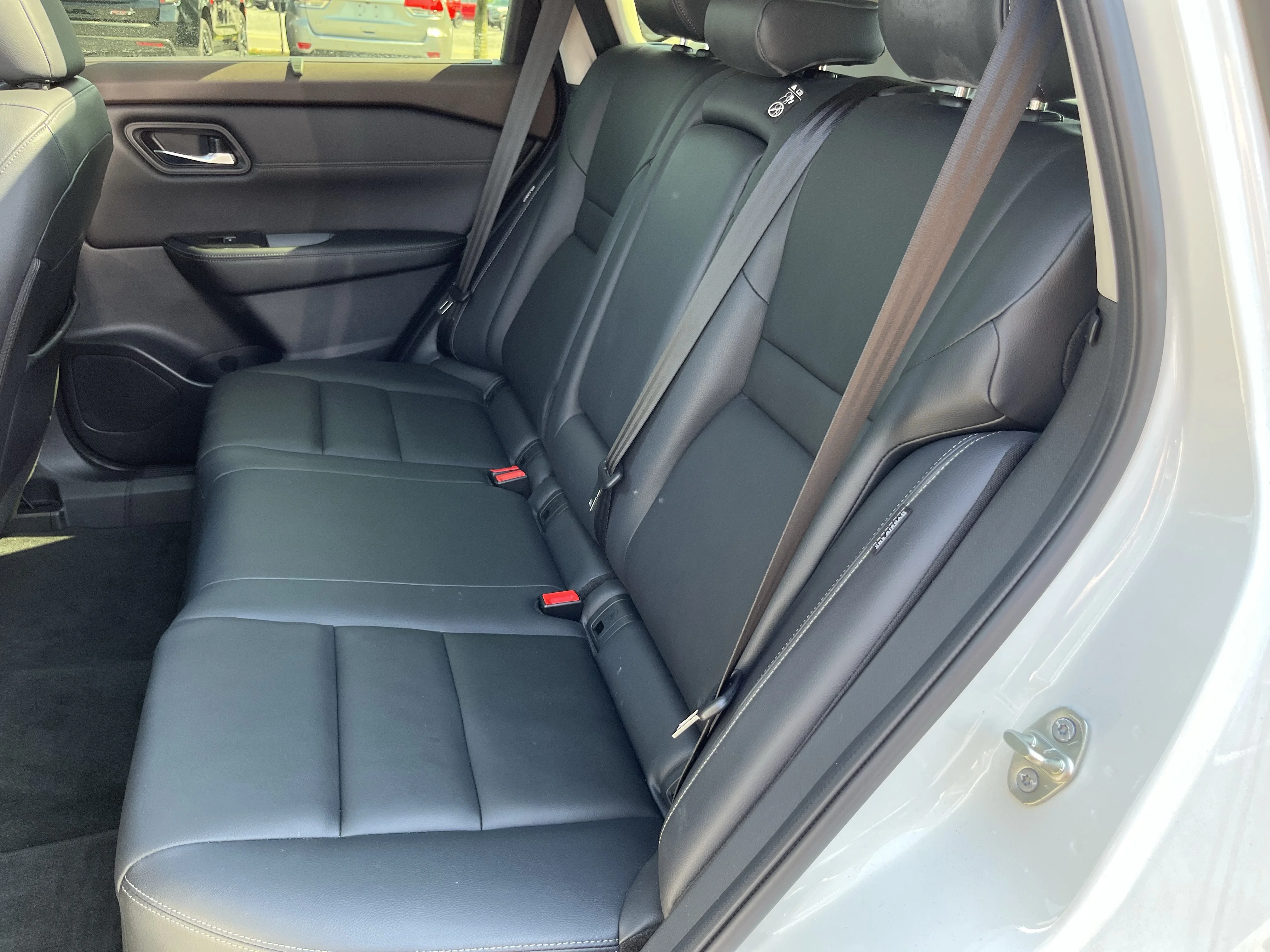 Used 2023 Pearl White Nissan SL image 18