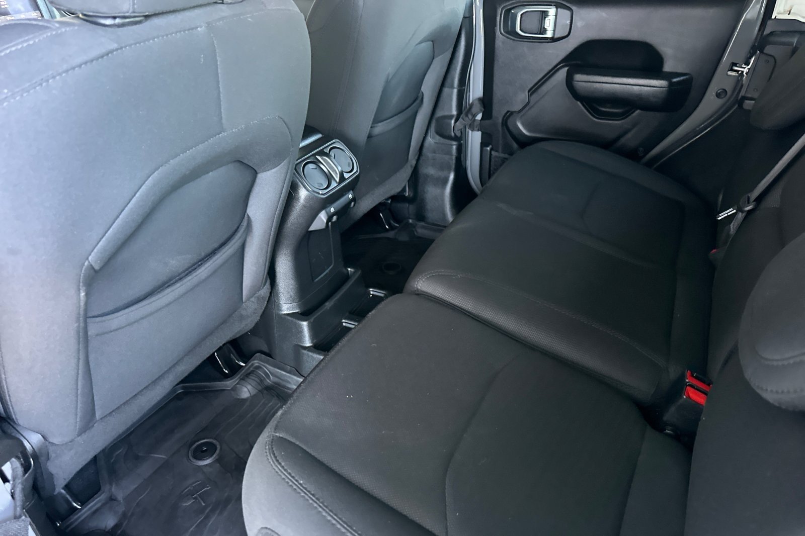 Used 2023 STING - GRAY Jeep S 4XE image 11