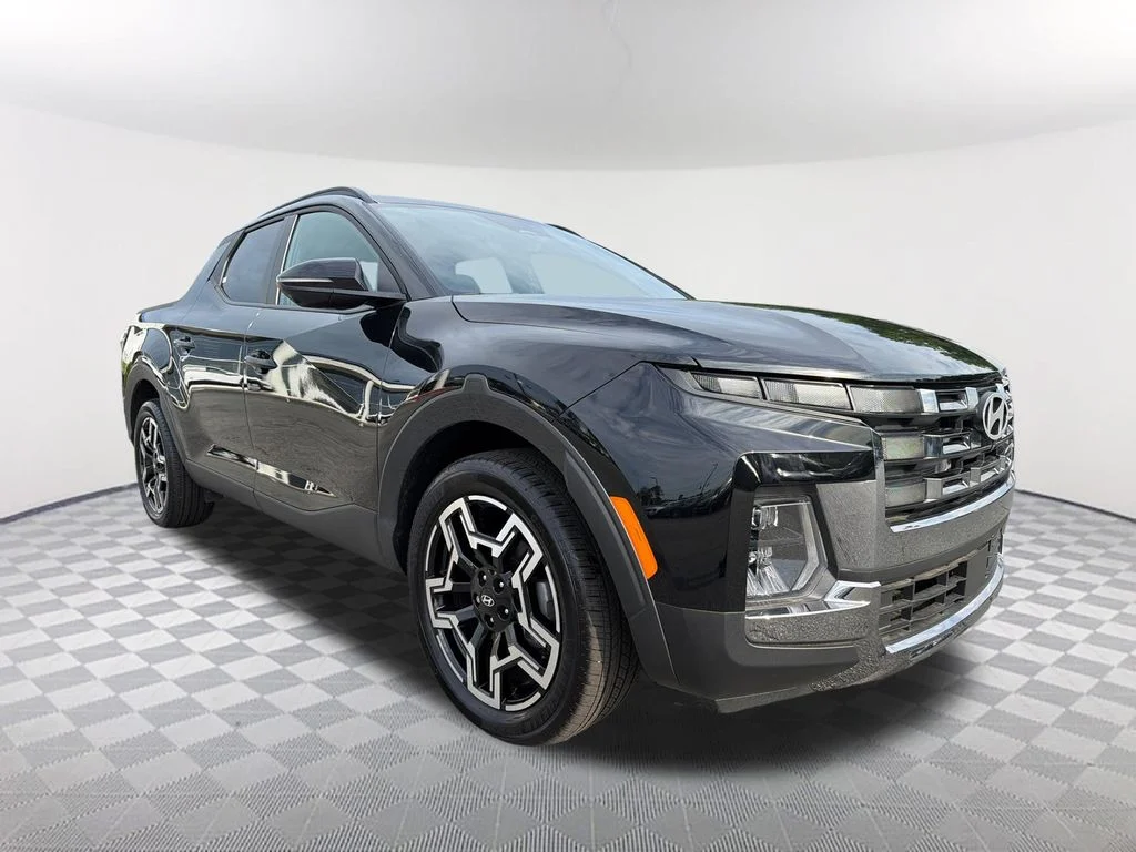 Used 2025 Black Hyundai Limited image 3