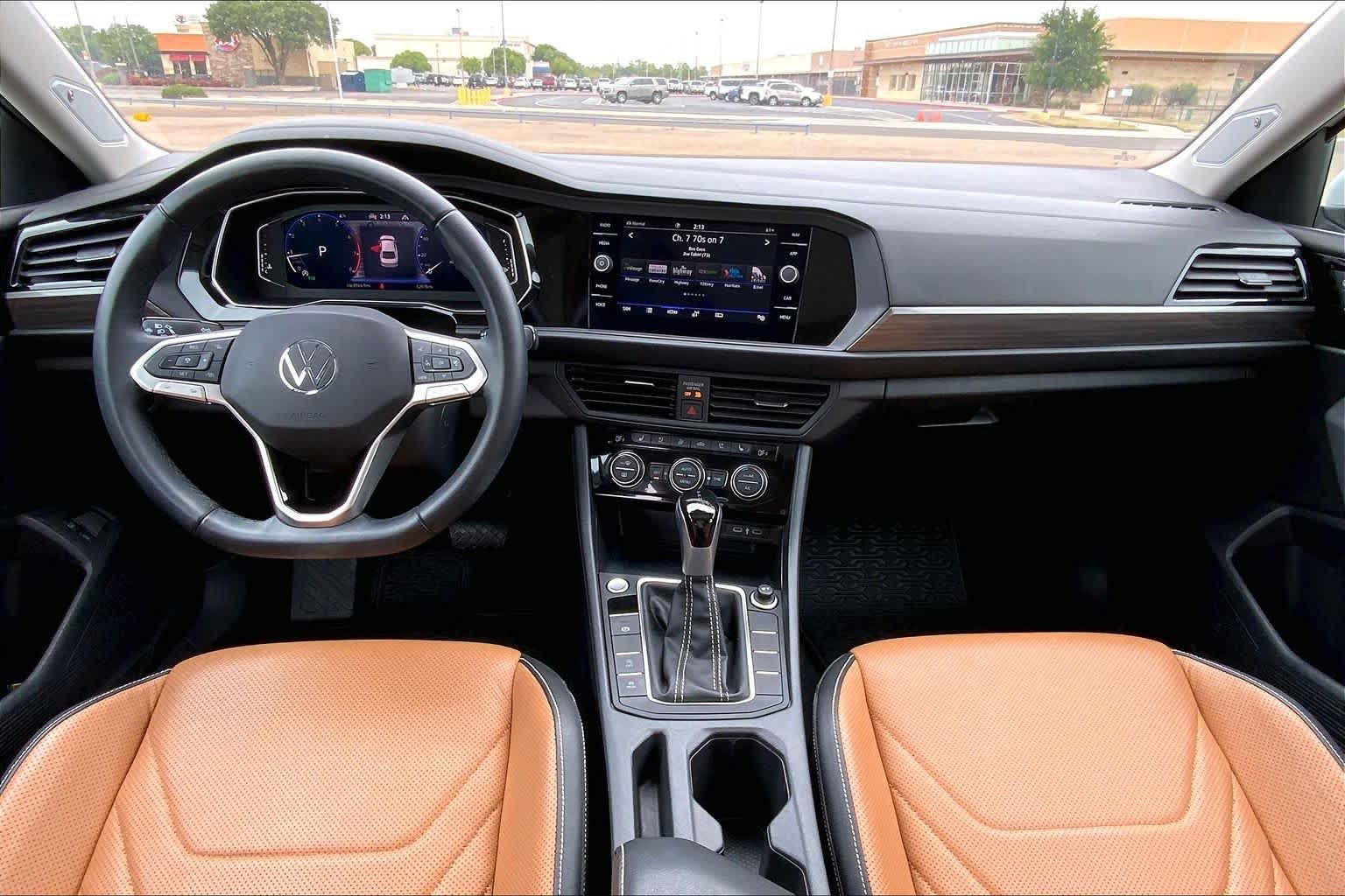 Used 2024 OPAL WHITE PEARL EFFECT Volkswagen SEL image 16