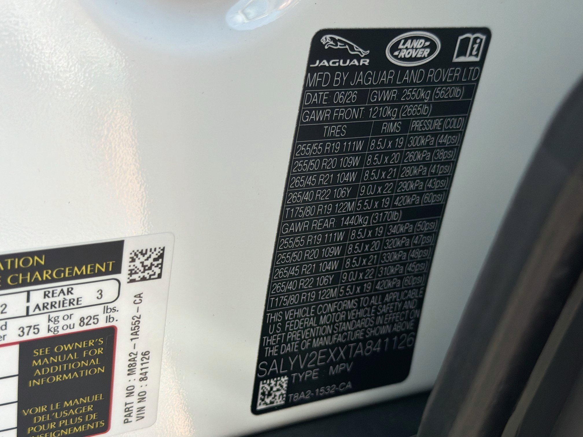 New 2026 Fuji White LAND ROVER  image 43