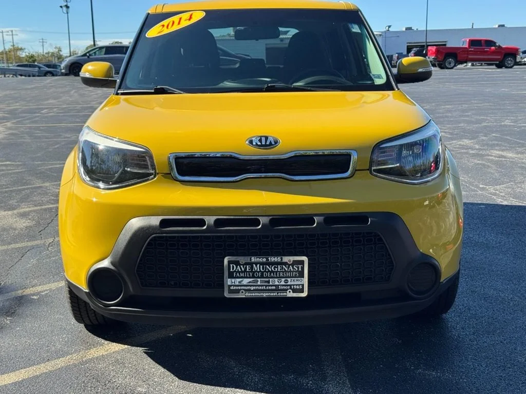 Used 2014 Solar Yellow Kia Plus image 10