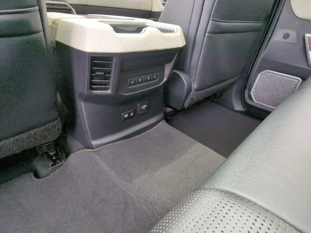 Used 2023  Toyota Capstone Hybrid image 28