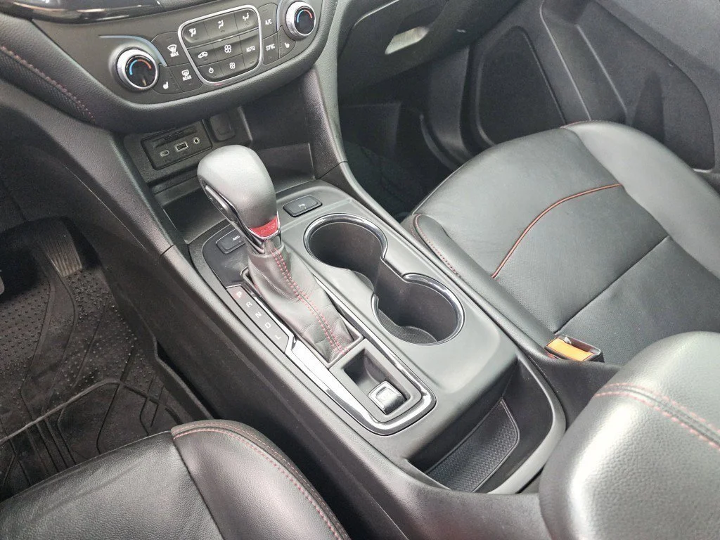 Used 2022 Mosaic Black Metallic Chevrolet RS image 35