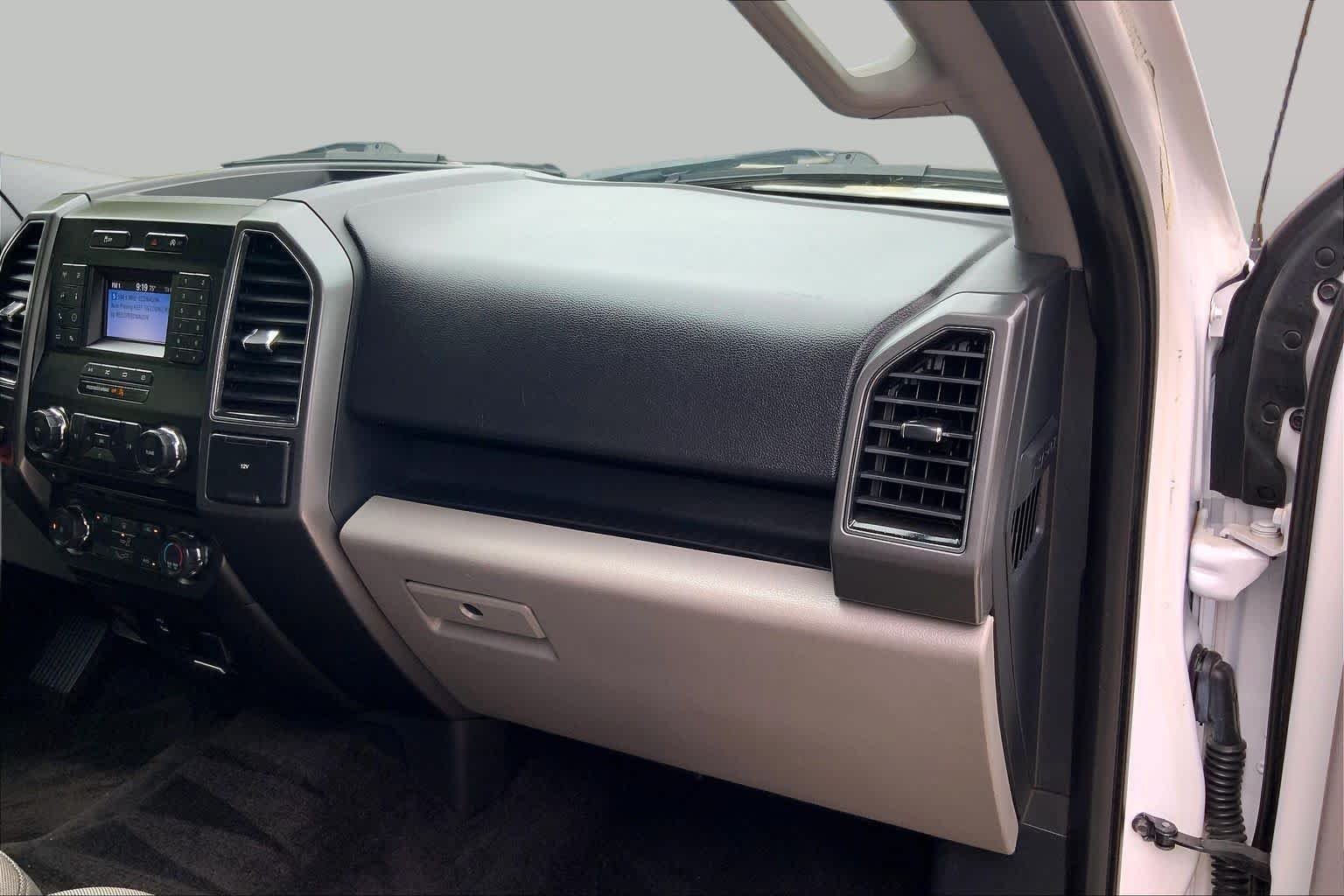 Used 2018 Oxford White Ford XLT image 19