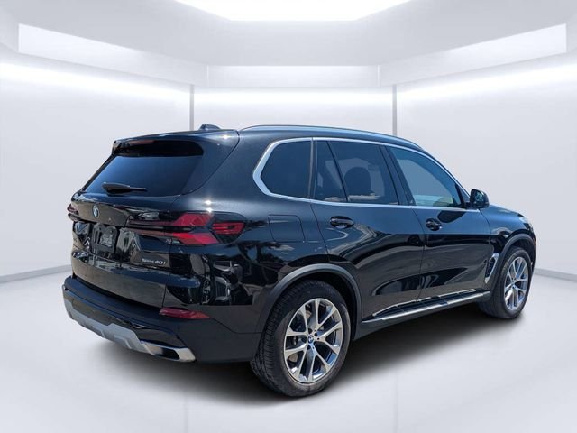 Used 2026 Black BMW sDrive40i image 3