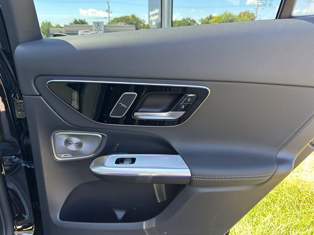 New 2027 Obsidian Black Metallic Mercedes-Benz GLC 300 image 57