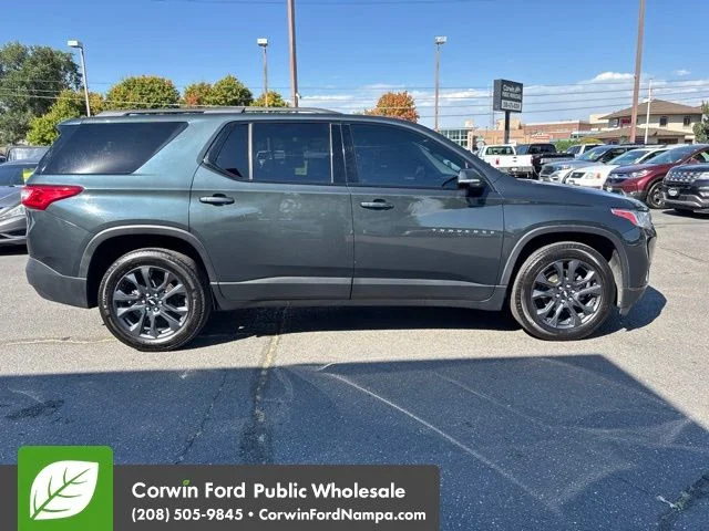 Used 2019 Gray Chevrolet RS image 4