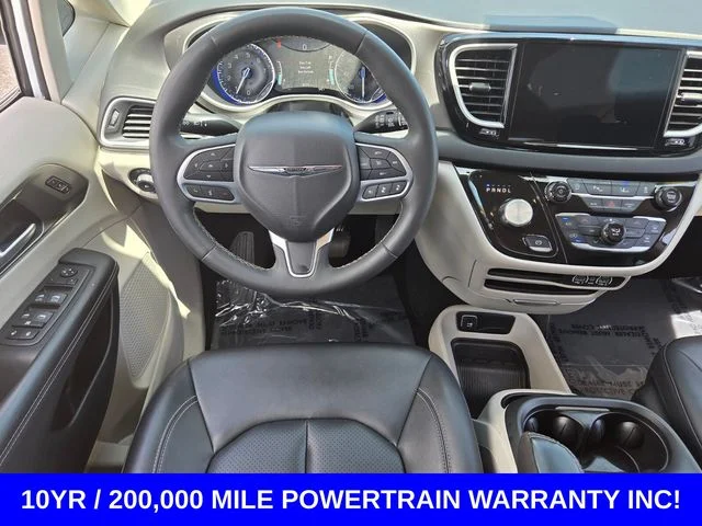 Used 2024 Bright White Clearcoat Chrysler Touring L image 12