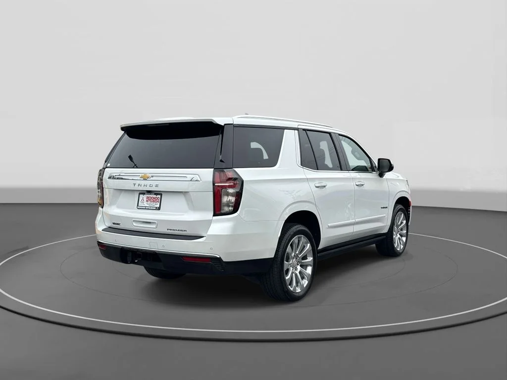 Used 2022 Iridescent Pearl Tricoat Chevrolet Premier image 5
