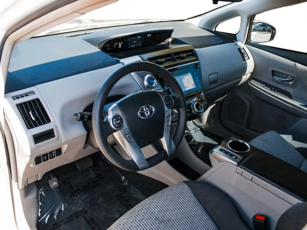Used 2017 Blizzard Pearl Toyota Three image 8