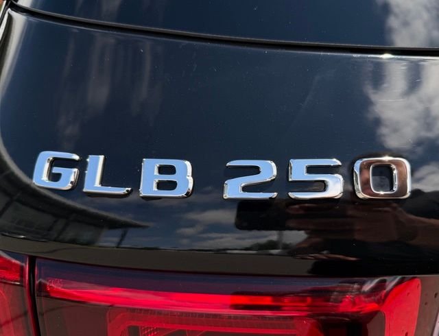 Used 2023 Black Mercedes-Benz GLB 250 image 9