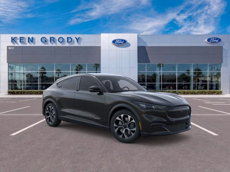 New 2026 Shadow Black Ford Select image 1