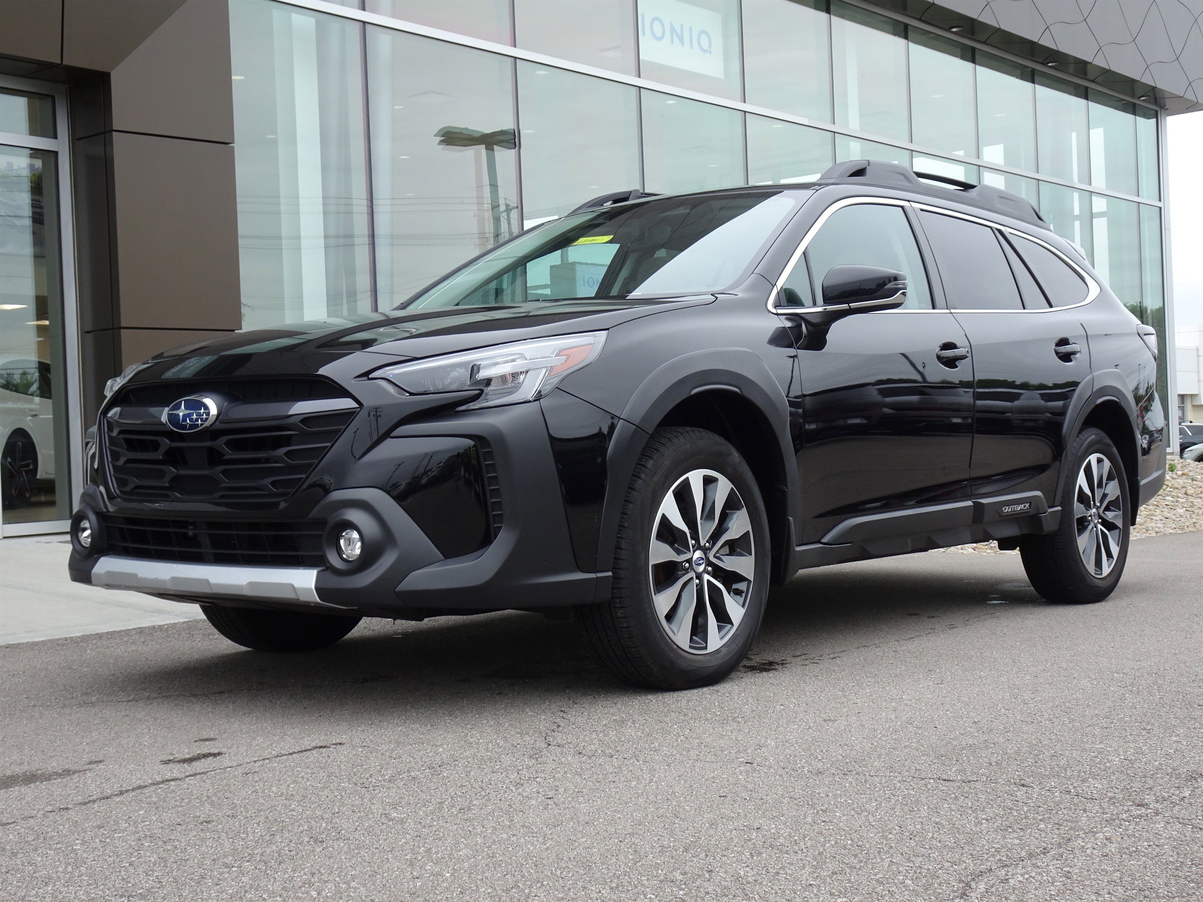 2023 Subaru Outback Limited's photo