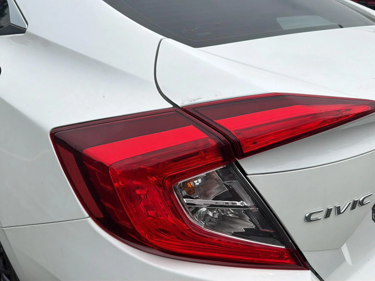 Used 2020 Platinum White Pearl Honda LX image 11