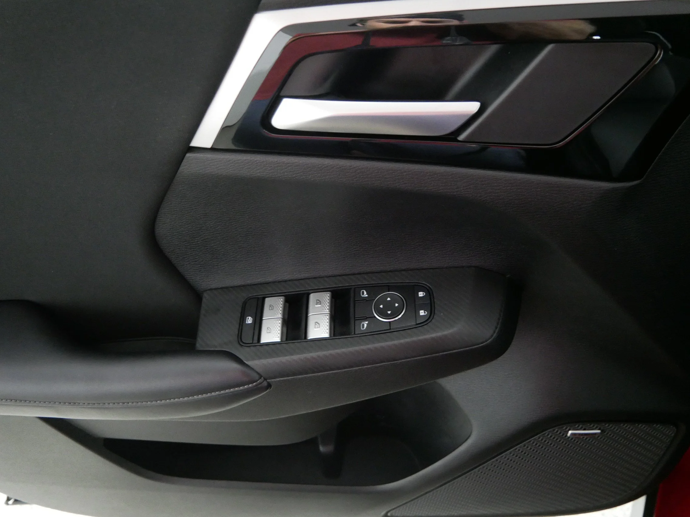 Used 2025 Red Diamond Mitsubishi ES image 19