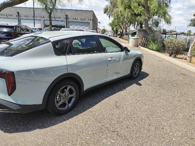 Certified Used 2025 Morning Haze Kia LXS image 8