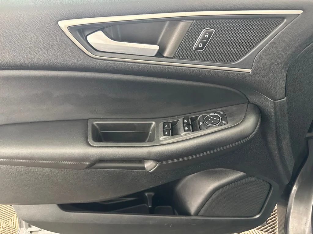 Used 2023 Gray Ford SEL image 20