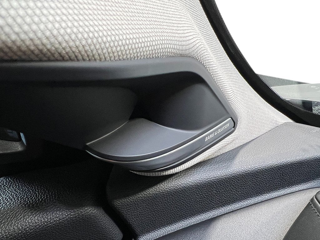 New 2026 Liquid Carbon Metallic Acura w/Advance Package image 26