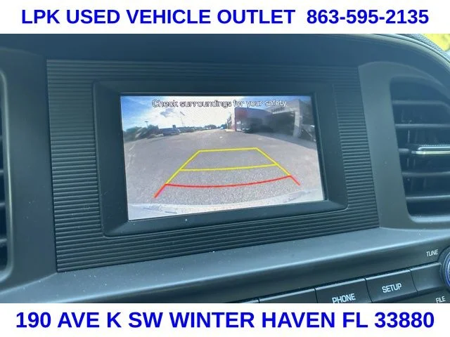Used 2019 Silver Hyundai SE image 13