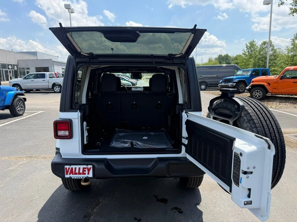 New 2026 Bright White Clear-Coat Exterior Paint Jeep 85th Anniversary Edition image 46
