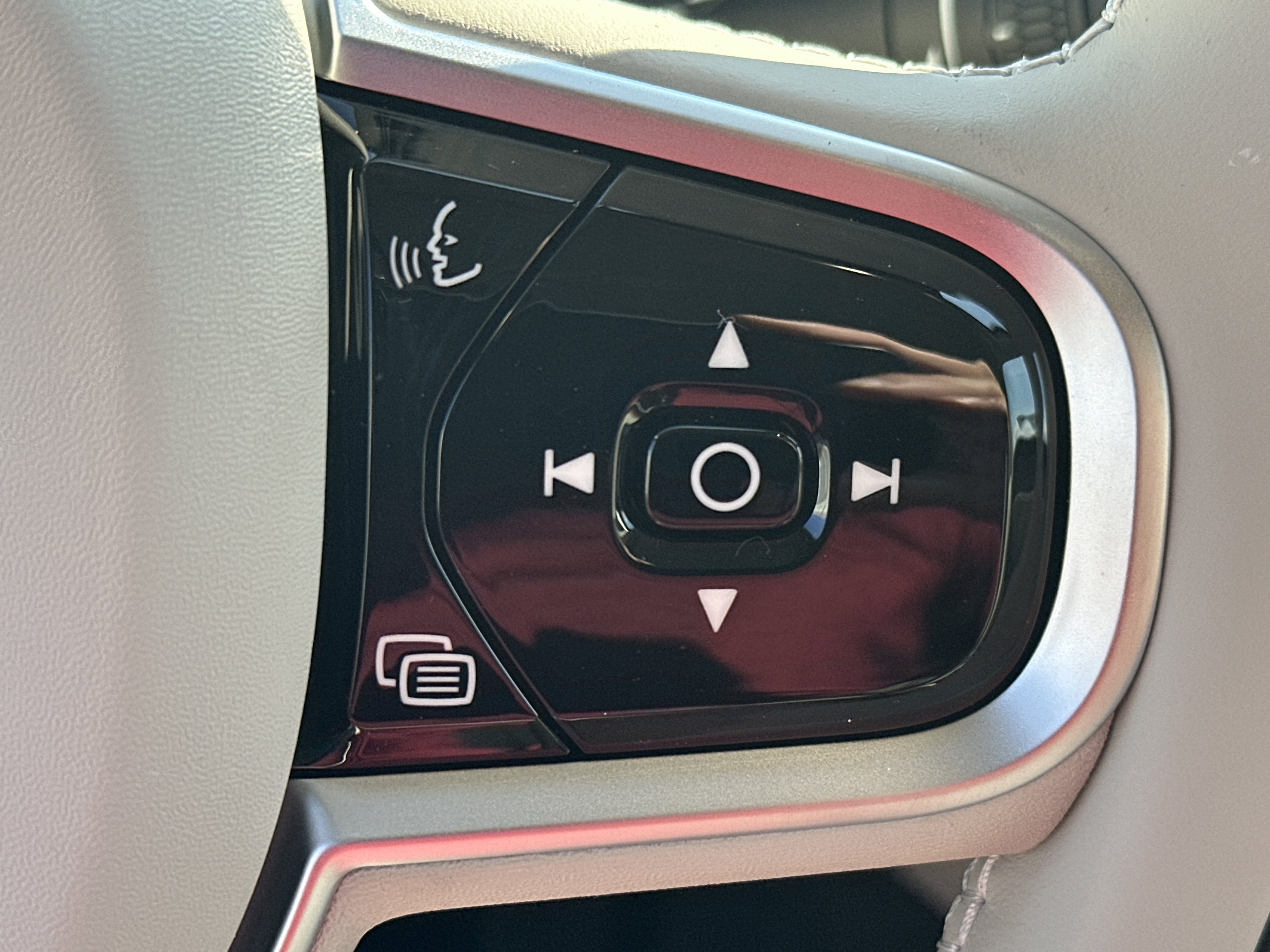 2026 Volvo XC90 Ultra - Photo 17