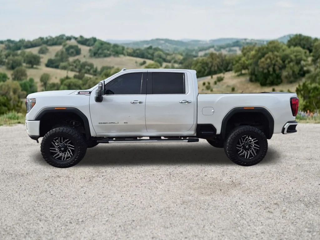 Used 2020 White GMC Denali image 5