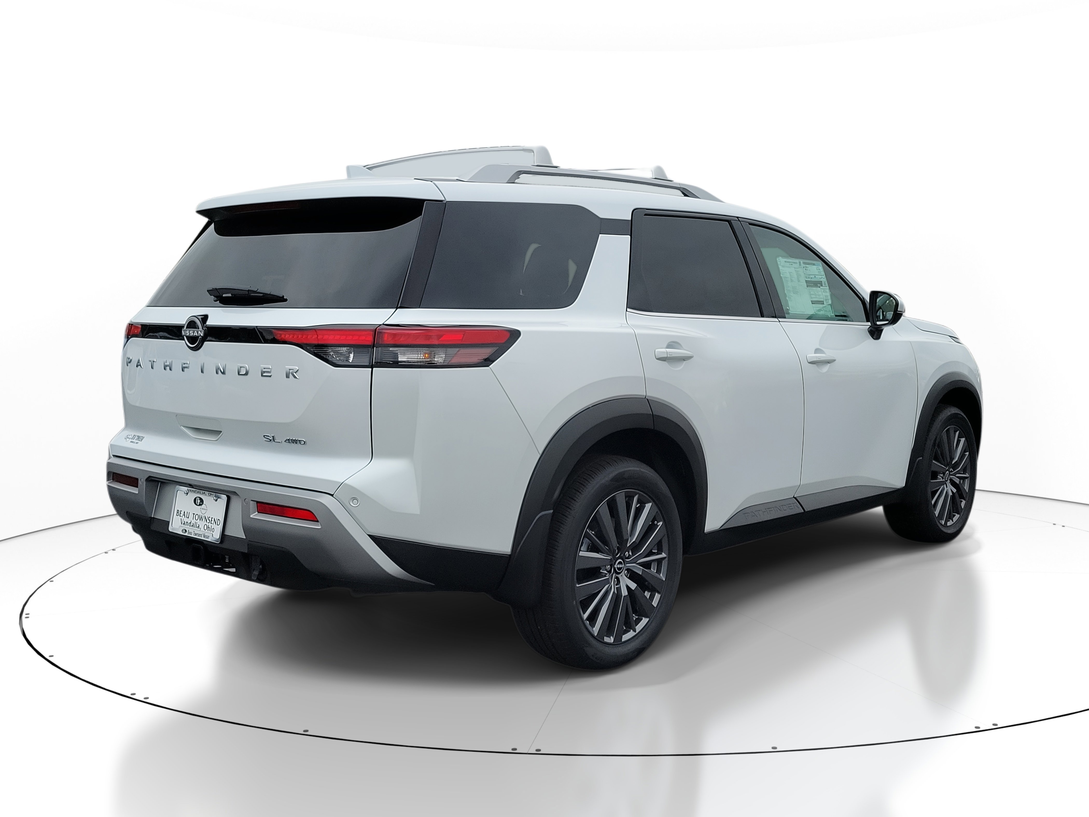 2025 Nissan Pathfinder SL photo 4