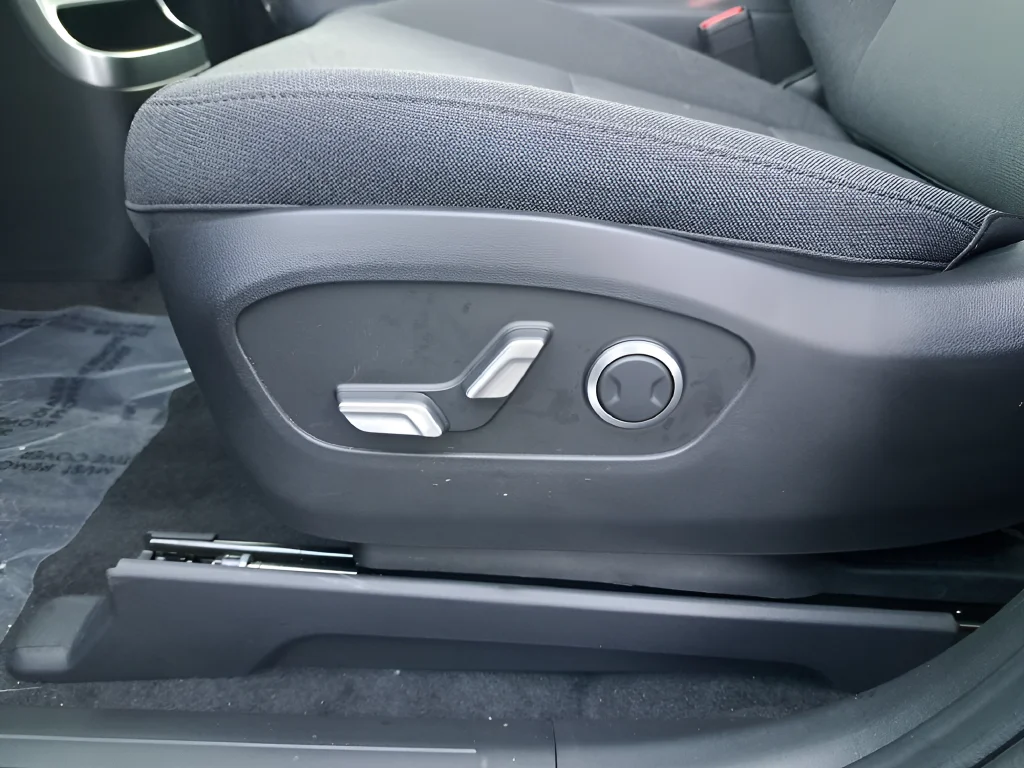 New 2026 Blue Hyundai SE image 34