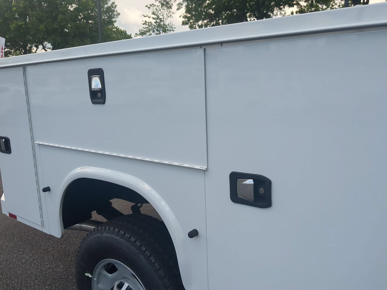 New 2026 Summit White GMC Pro image 24
