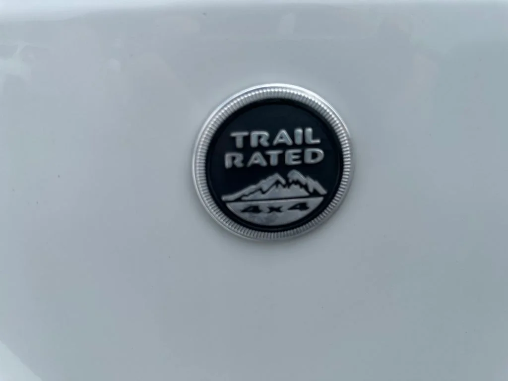 Used 2016 White Jeep Sahara image 34