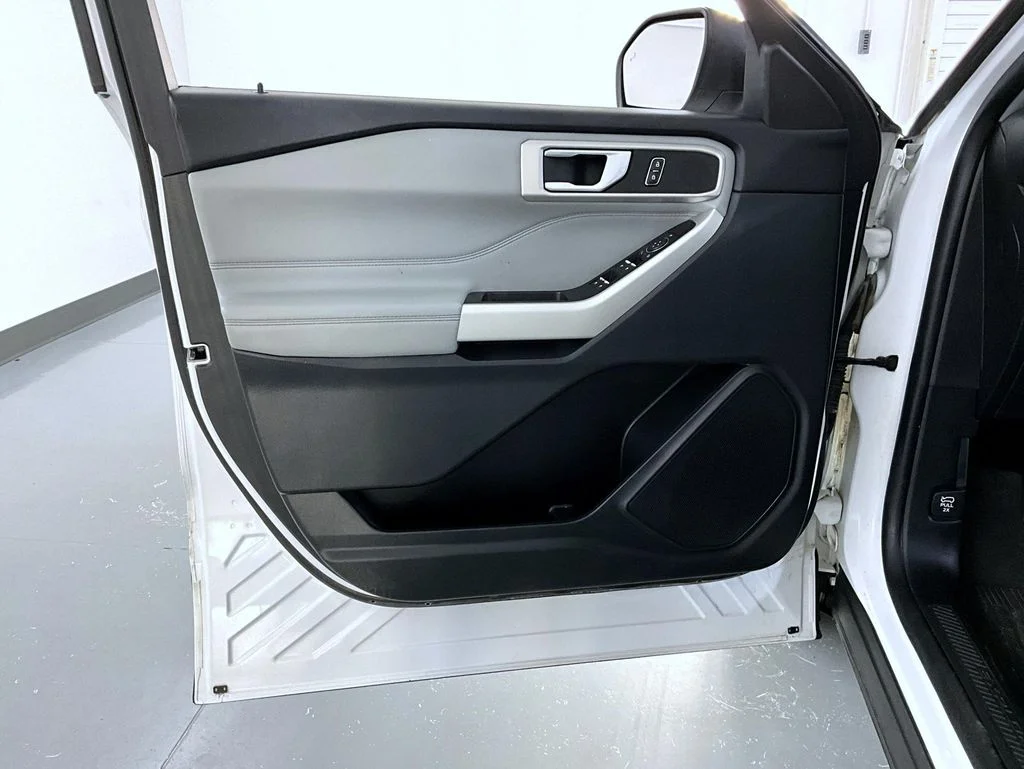 Used 2021 White Ford XLT image 9