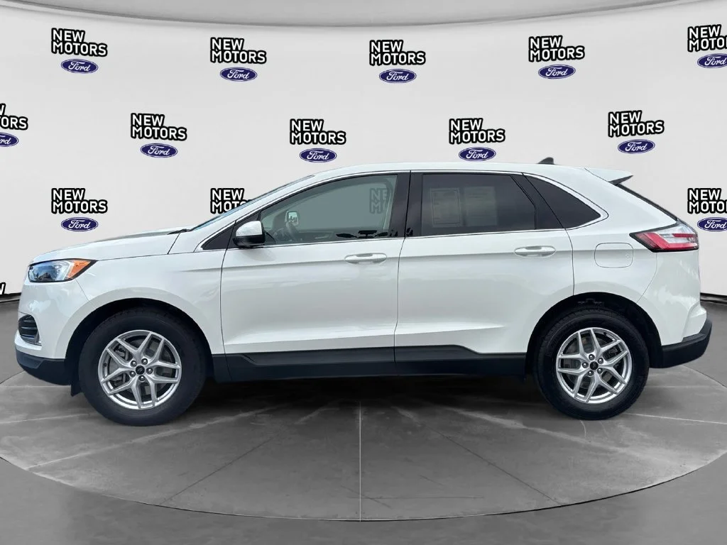 Used 2024 White Metallic Ford SEL image 2