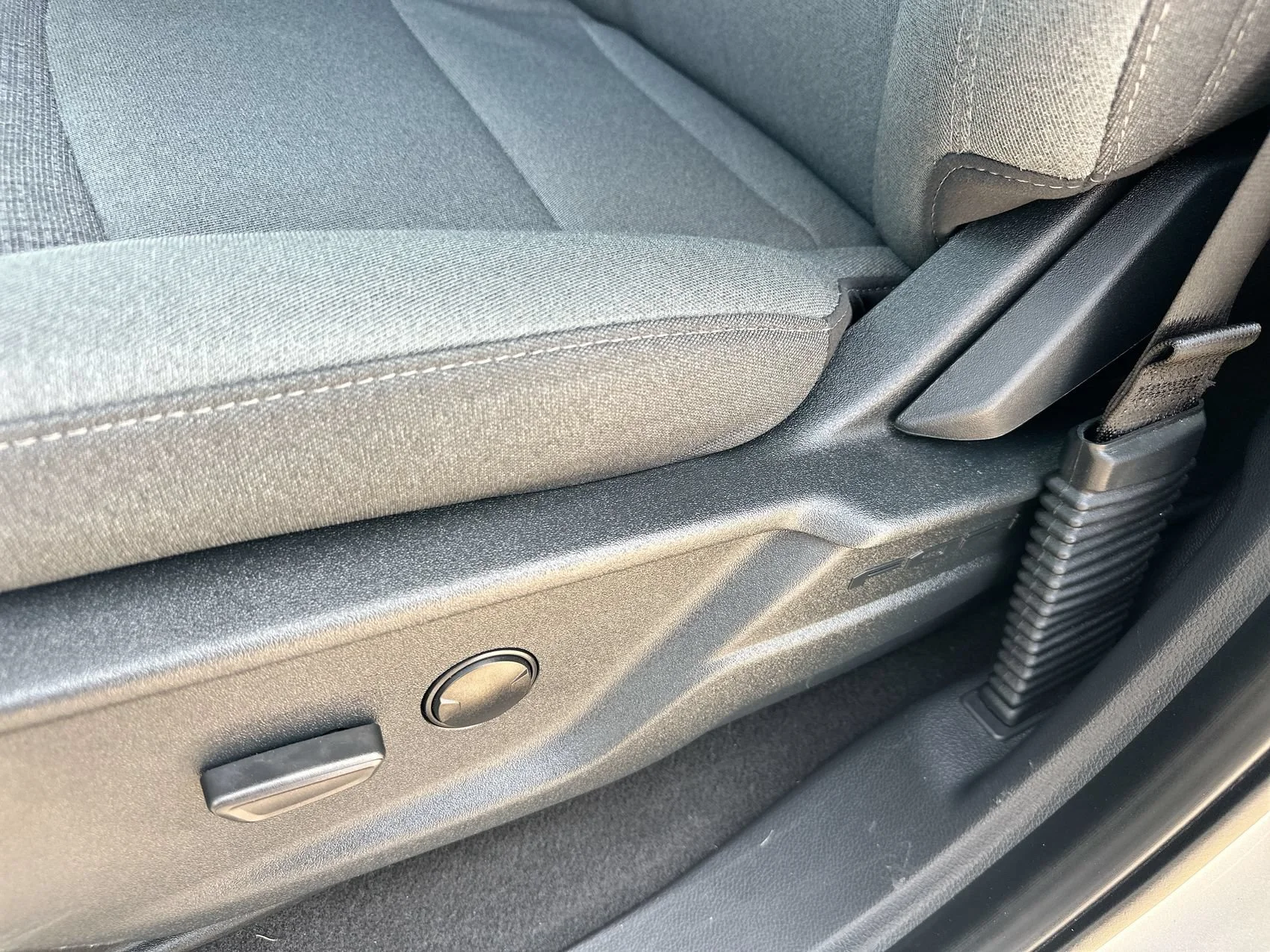 Used 2025 Silver Metallic Ford XLT image 12