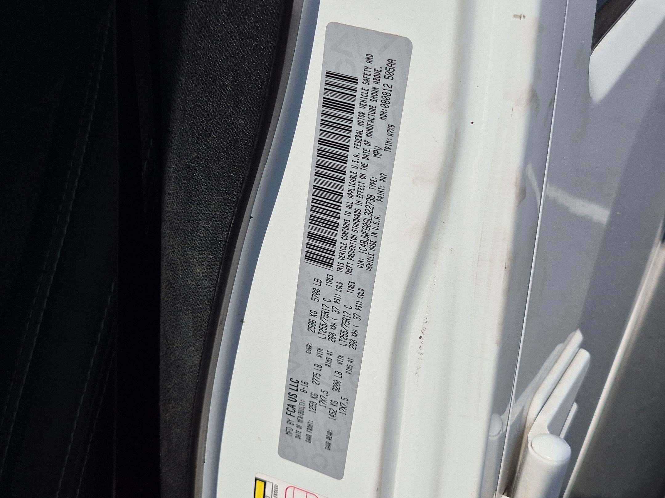 Used 2016 Bright White Clearcoat Jeep Rubicon image 31