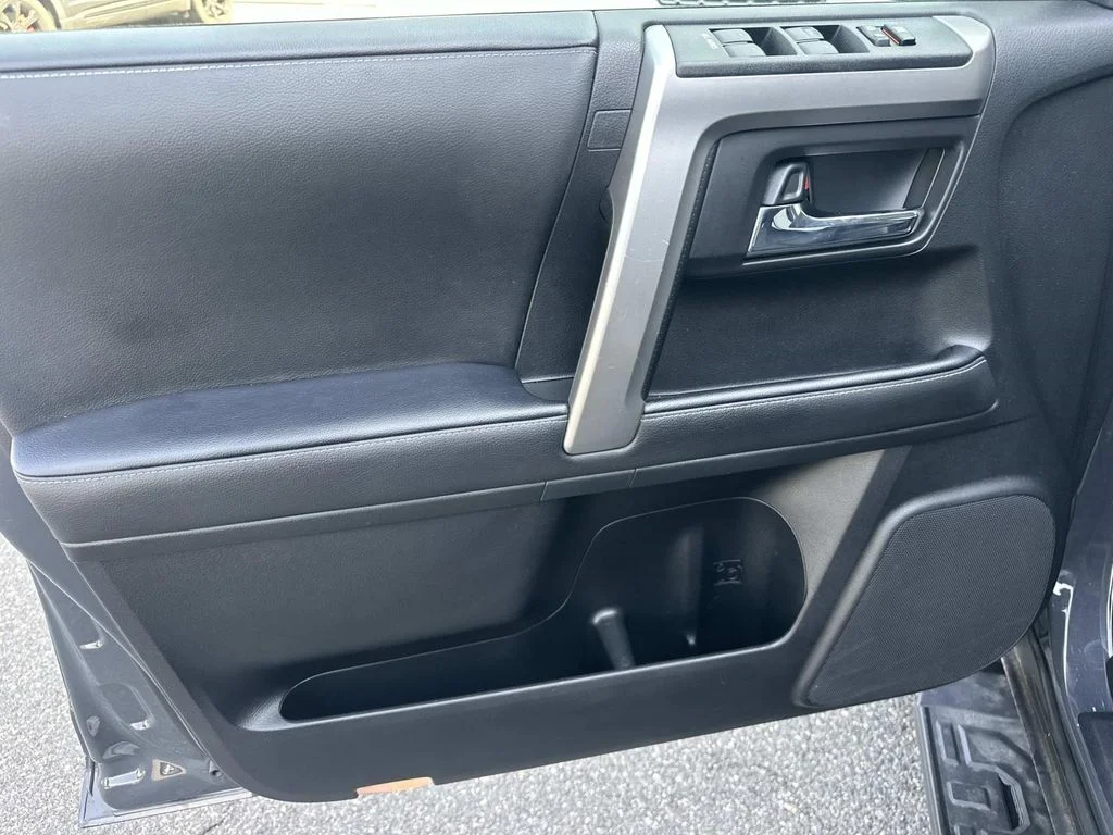 Used 2024  Toyota SR5 Premium image 16