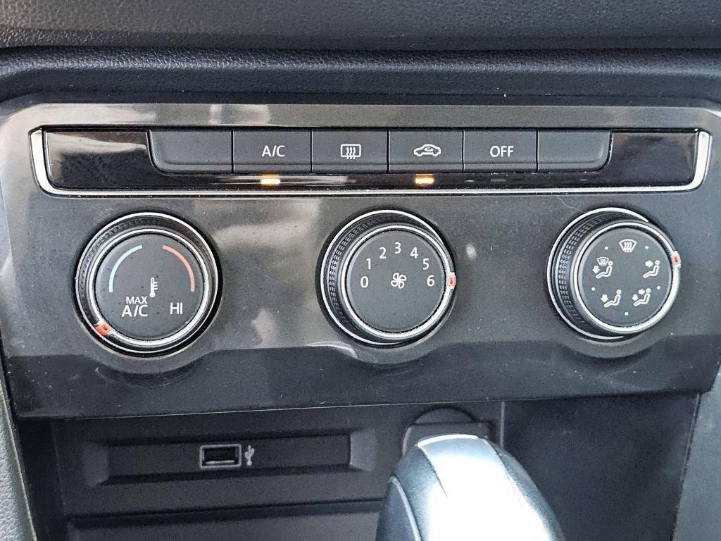 Used 2019 Platinum Gray Metallic Volkswagen S image 14
