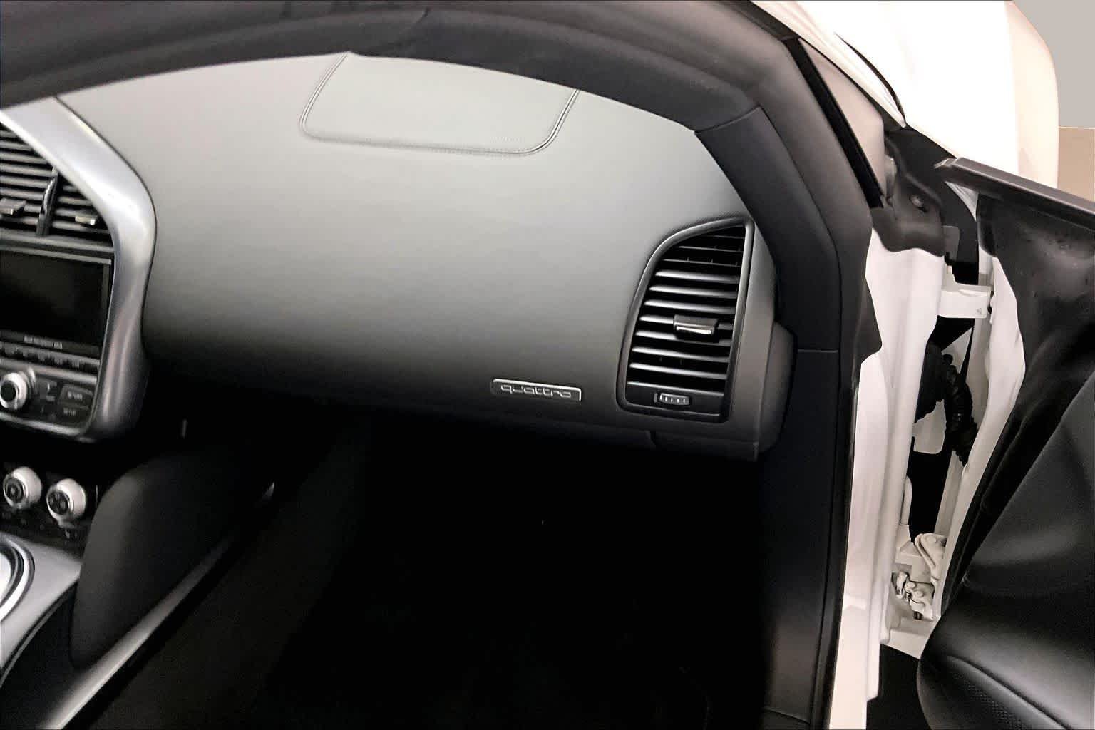 Used 2010 Ibis White With Ice Silver Sideblades Audi 5.2L image 33