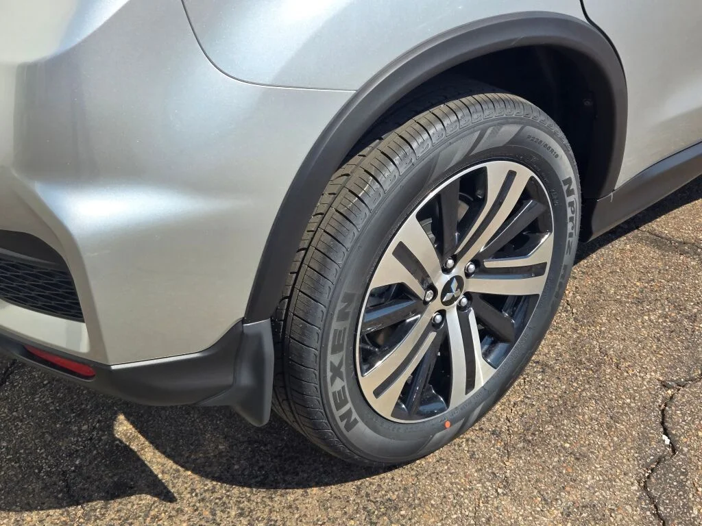 Used 2026 Gray Mitsubishi 2.0 ES image 8